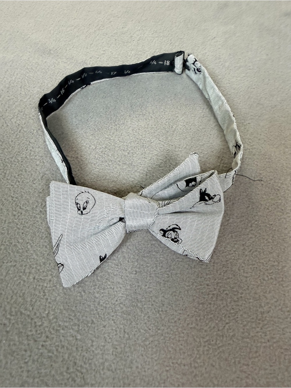Looney Tunes Adult- Multi Character Adjustable Bow Tie-Light Gray w/Black Print